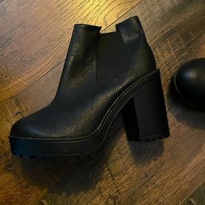 SOLD Divided Women's Size 8 Chunky Heel Chelsea Boots Black Faux Leather